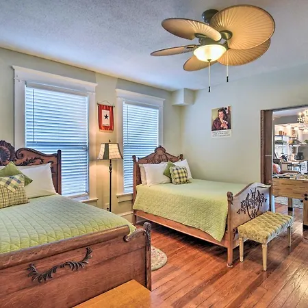 Historic Renovated Home Less Than 2 Mi To Beach And Pier!